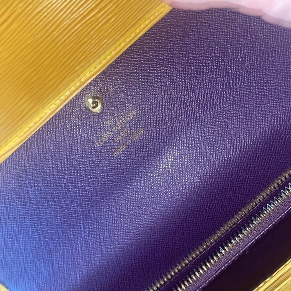 EPI LV WITH MATCHING WALLET - Picture 12 of 16